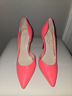 Jessica Simpson Coral Pink Pointed-Toe Pumps (NWOB)